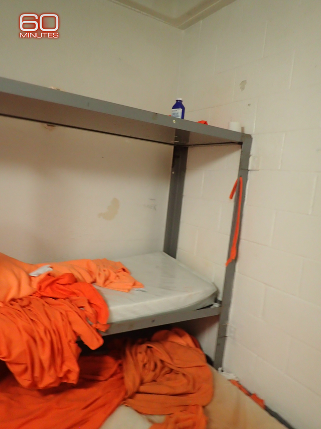 Orange Figure in Epstein’s Cell: Federal Records Reveal Critical Discrepancy