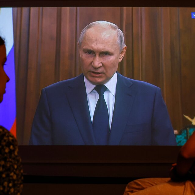 Putin Calls for “Well-Deserved Punishment” of Kiev Regime After Starobelsk Dorm Attack